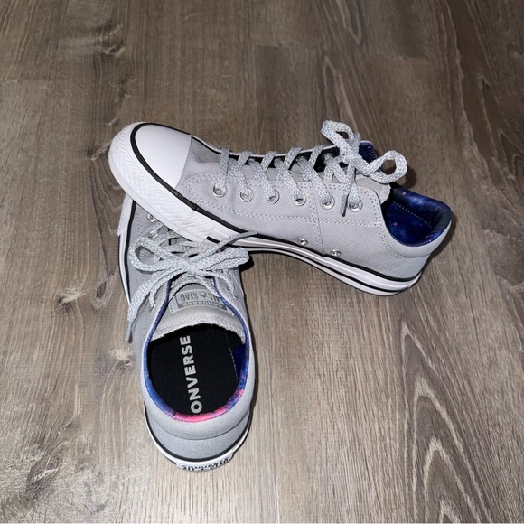 Chuck Taylor Low Top - Picture 2 of 4